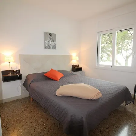 Global Immo 4073 El Corsario Apartment Roses